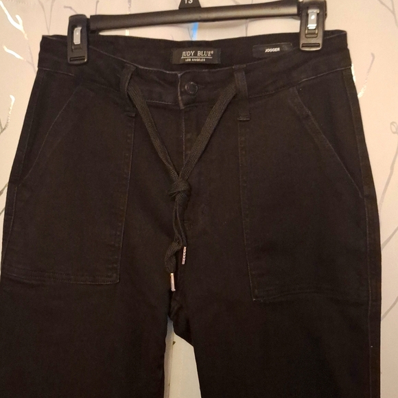 Judy Blue 7/28 Joggers - Picture 2 of 11